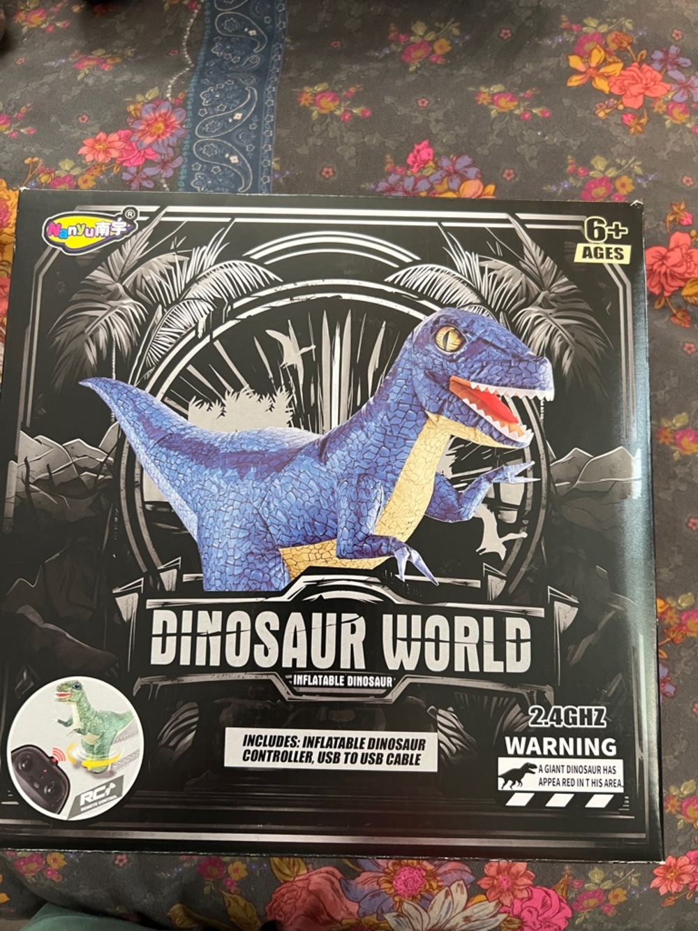 Dinosaur World Remote Control Inflatable Dinosaur 2.4GHZ 6+ Ages - Great 🎁